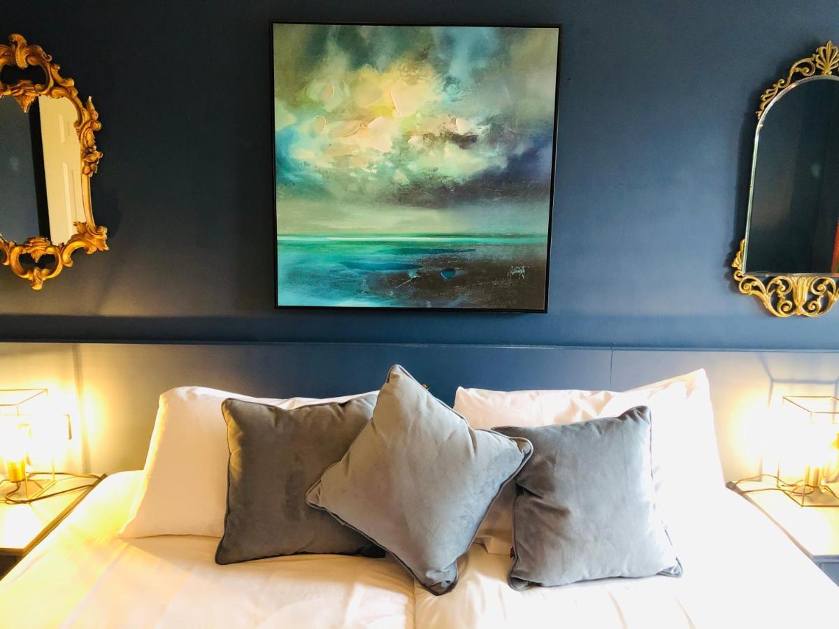 The Waterside Apartment 112 Harbour Mills Уестпорт Екстериор снимка